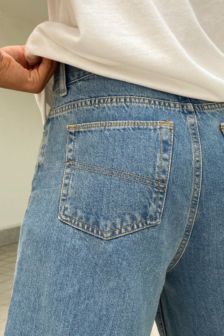 CUT LEG  BAGGY JEAN