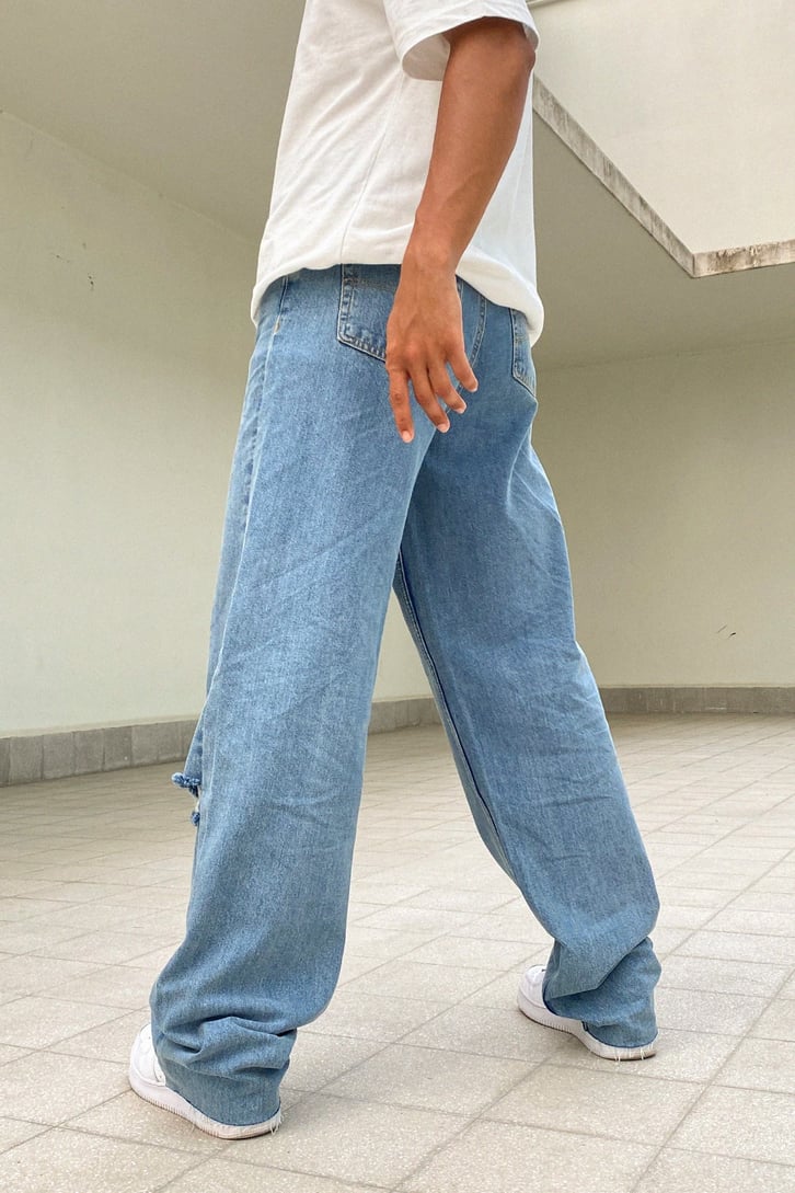 CUT LEG  BAGGY JEAN