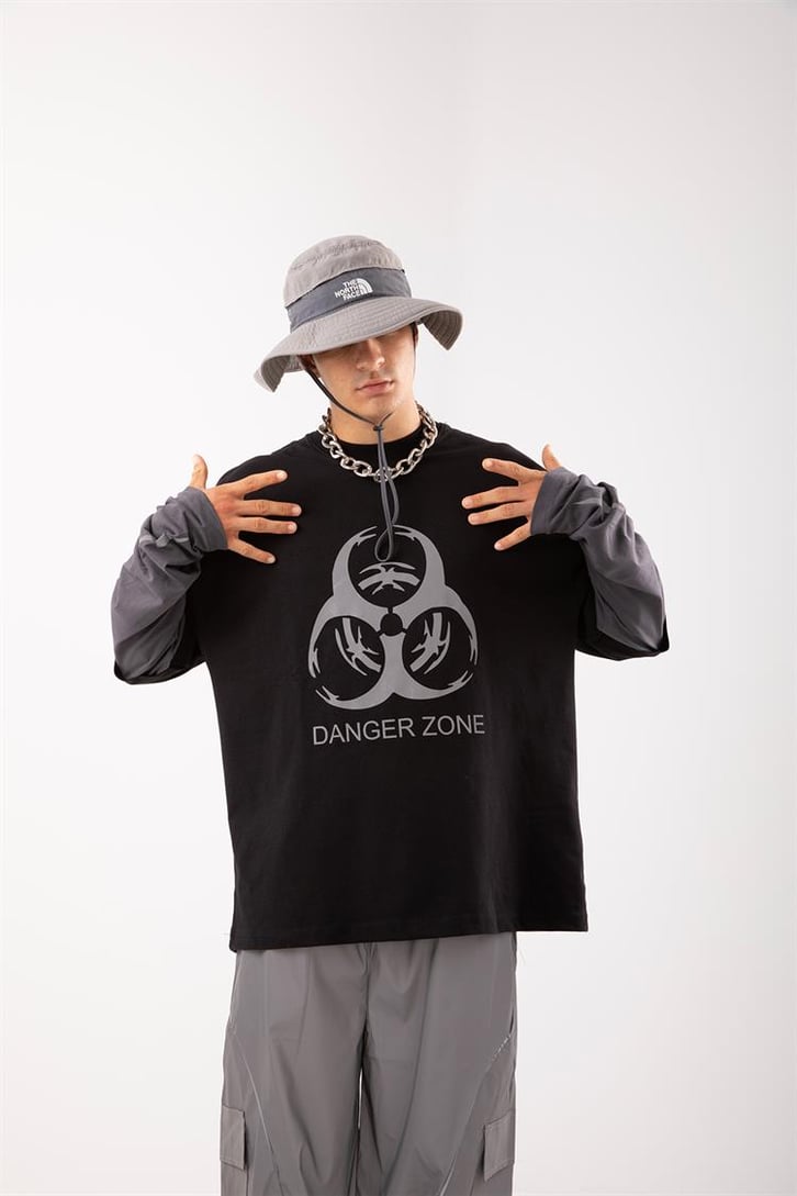 Danger Zone Baskılı Siyah Oversize Long Sleeve Tişört
