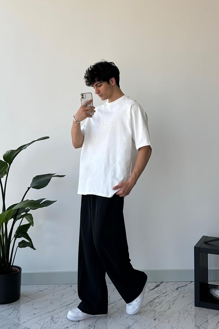 Danilla Nakışlı Beyaz Oversize Tişört