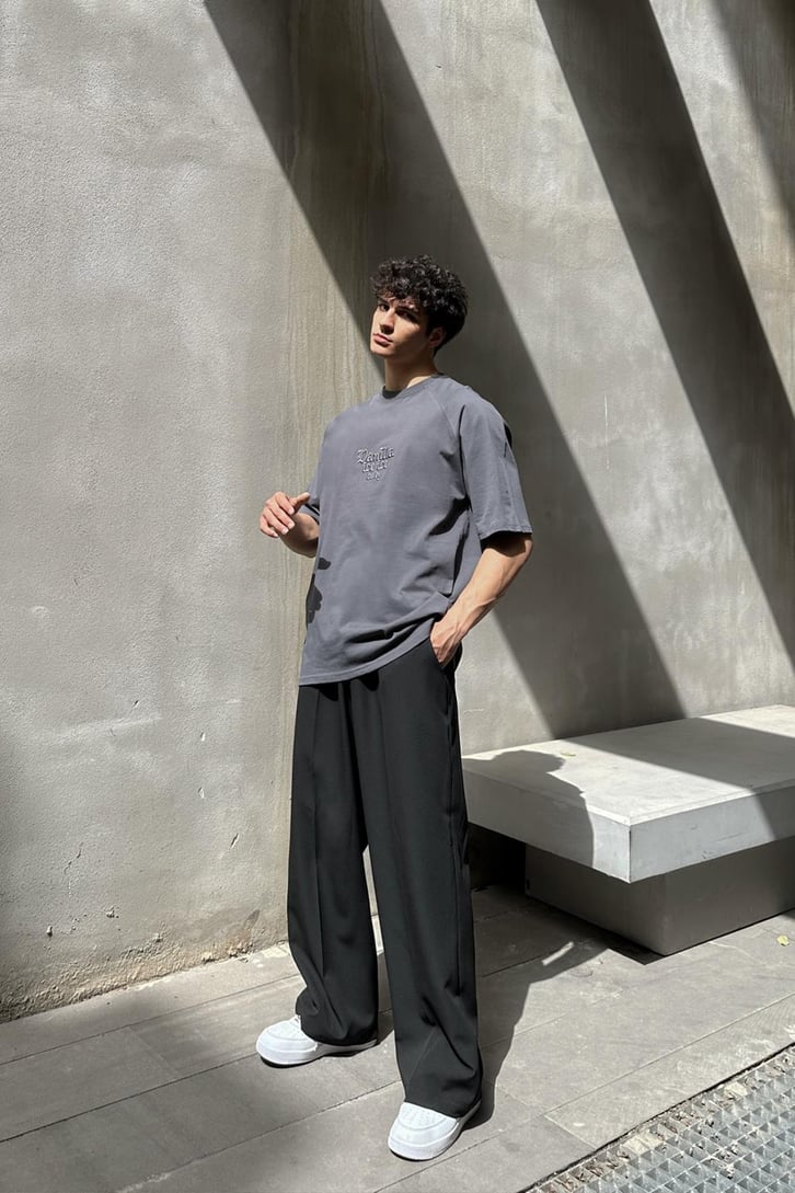 Danilla Nakışlı Füme Oversize Tişört