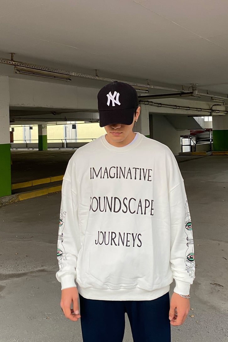 DEEPER SOUND BASKILI OVERSIZE SWEATSHIRT