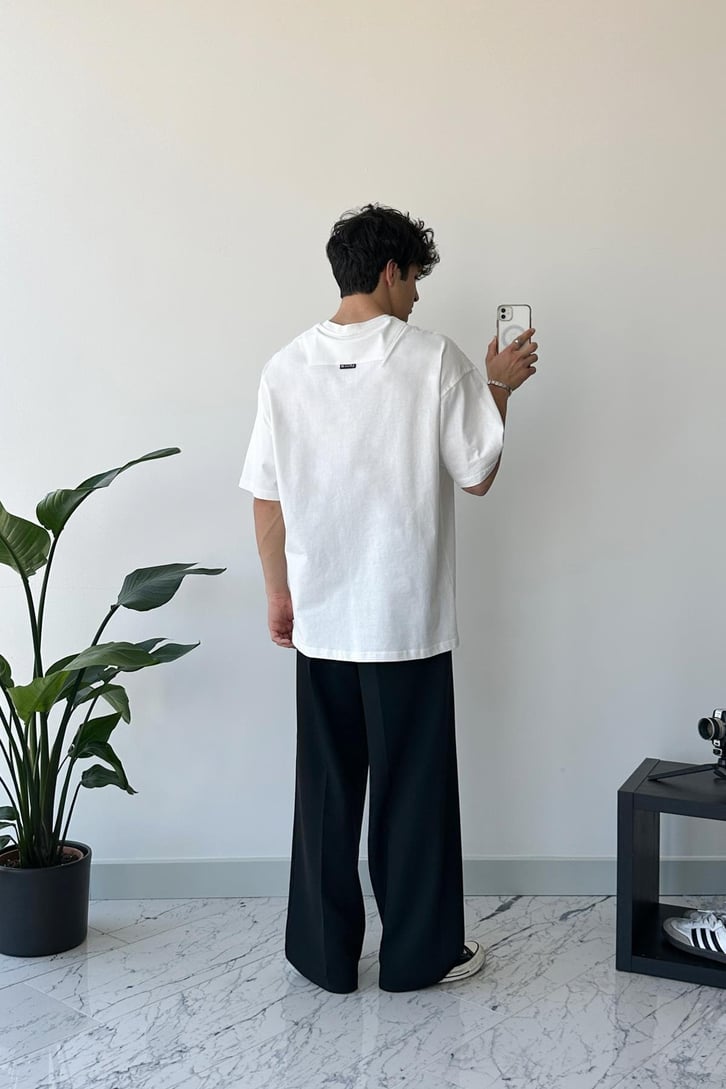 Desen Baskılı Beyaz Oversize Tişört