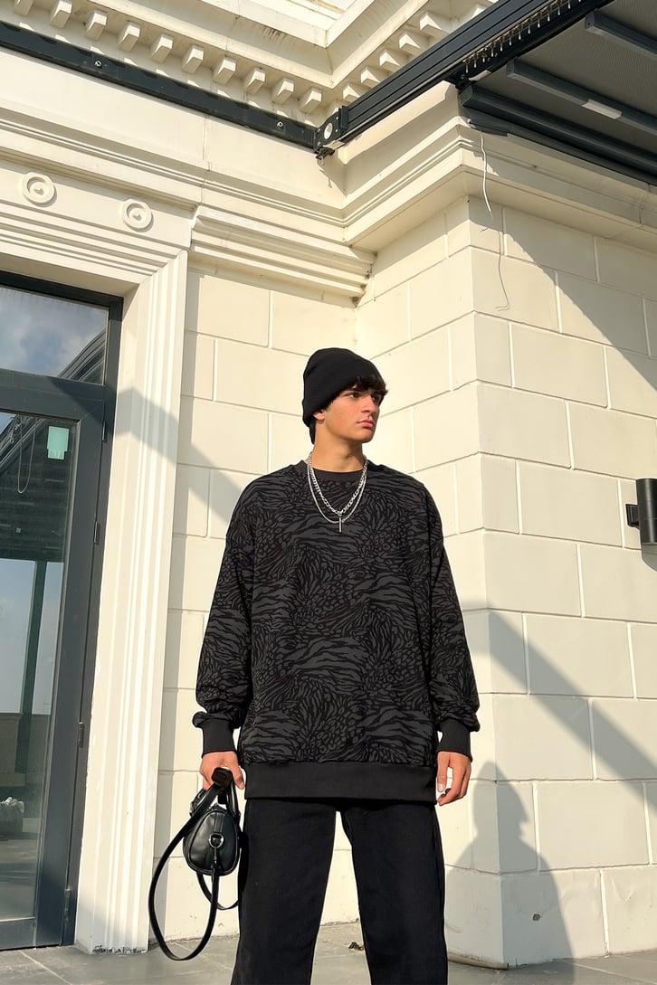 Desenli Siyah Oversize Sweatshirt