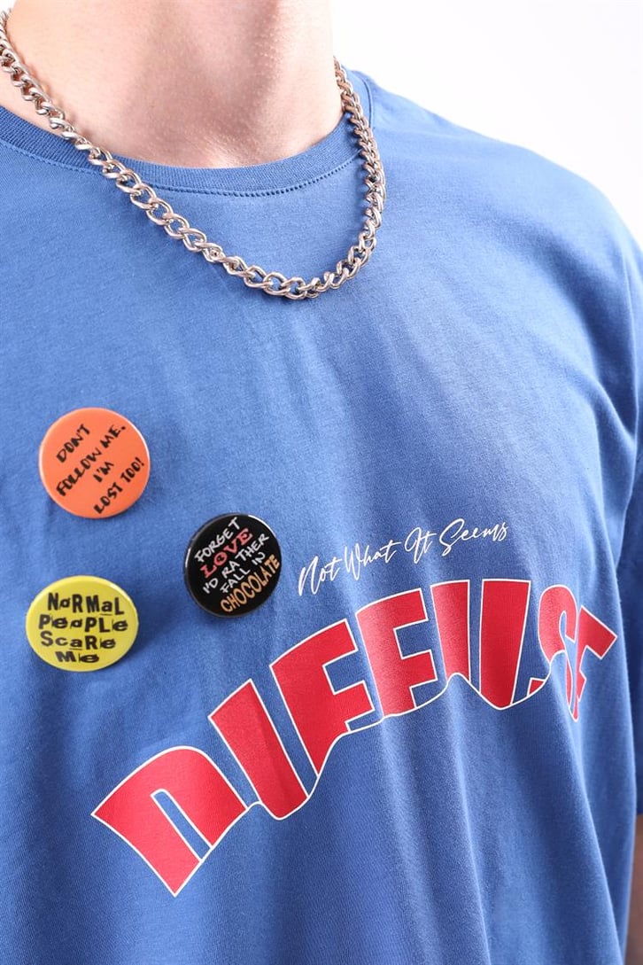 Diffuse Baskılı Rozet Aksesuarlı Oversize Tshirt