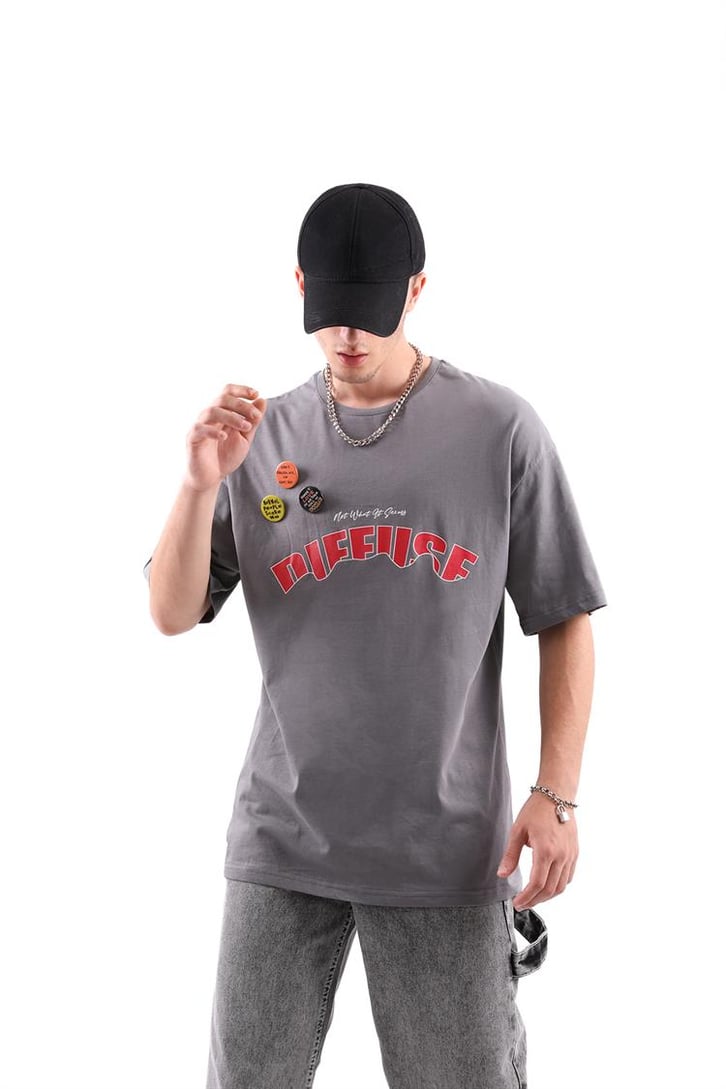 Diffuse Baskılı Rozet Aksesuarlı Oversize Tshirt