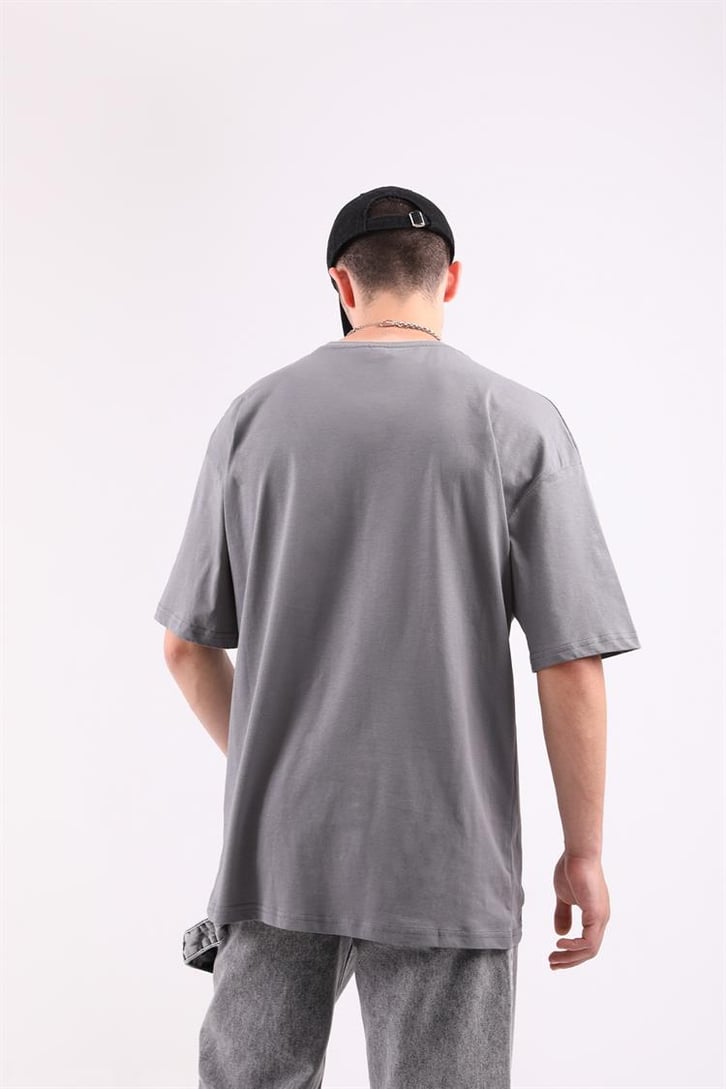 Diffuse Baskılı Rozet Aksesuarlı Oversize Tshirt