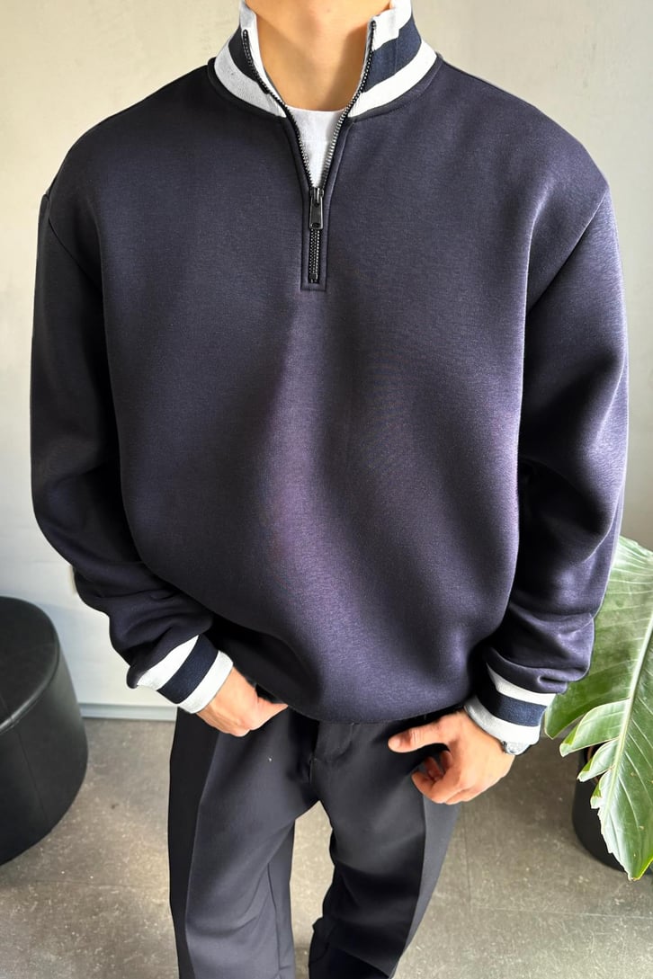 Dik Yaka Fermuarlı Oversize Sweatshirt