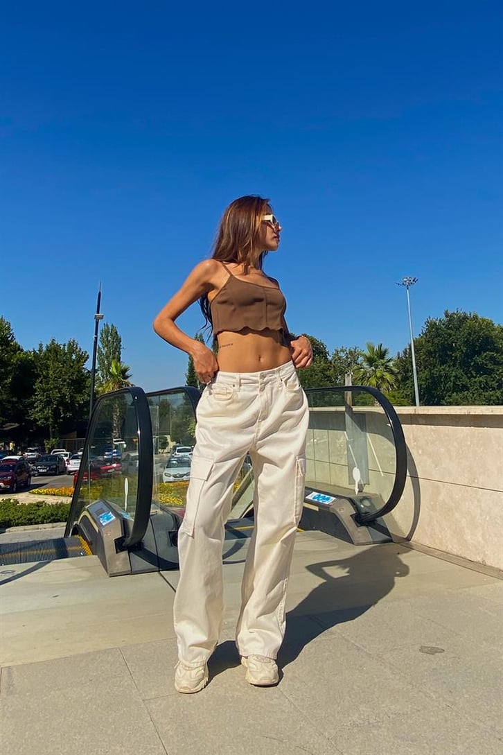 Dikiş Detay Askılı Kahverengi Crop