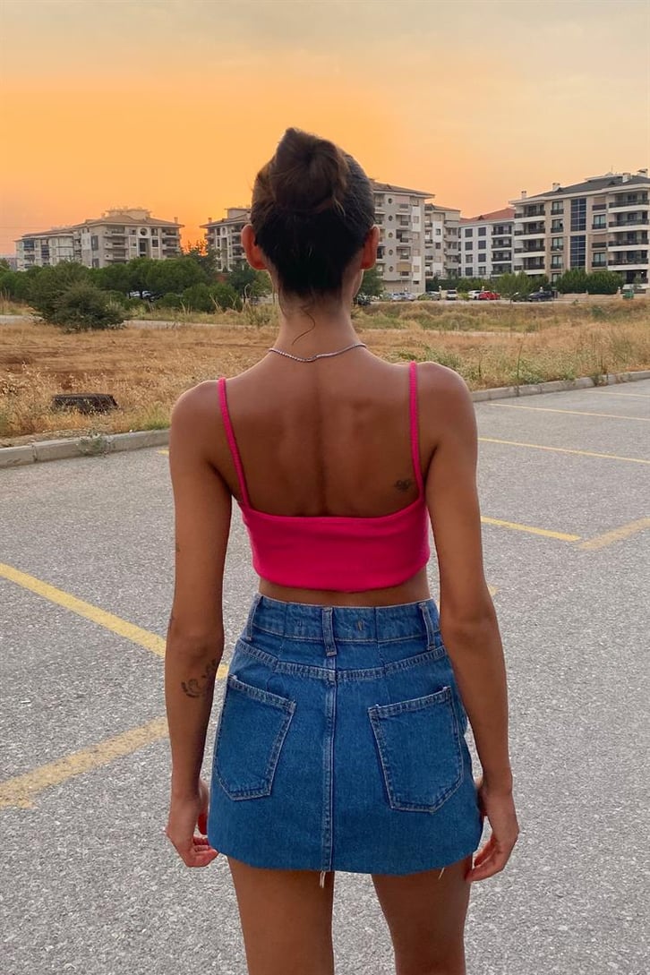 Dikiş Detay Askılı Pembe Crop