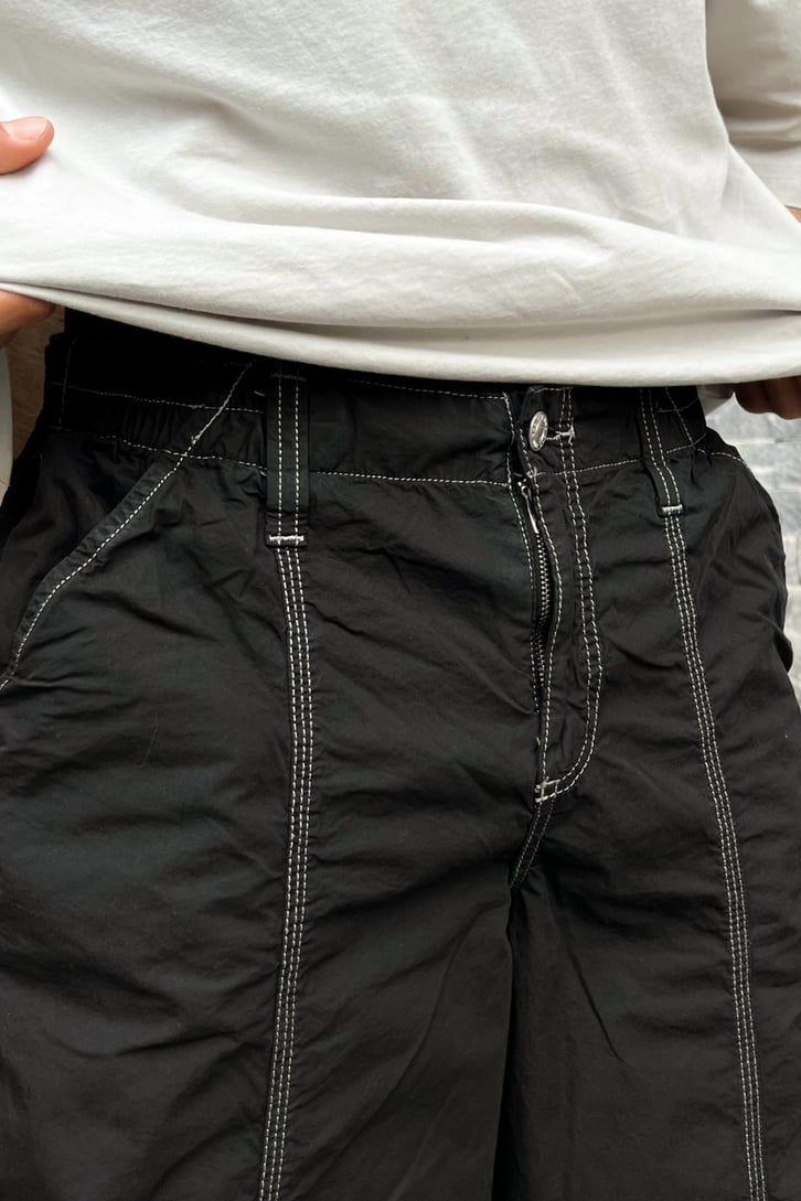 Dikiş Detay Cepli Siyah Baggy Jean