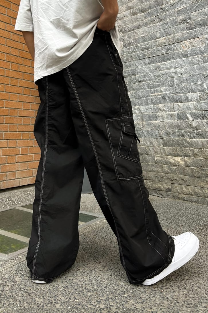 Dikiş Detay Cepli Siyah Baggy Jean