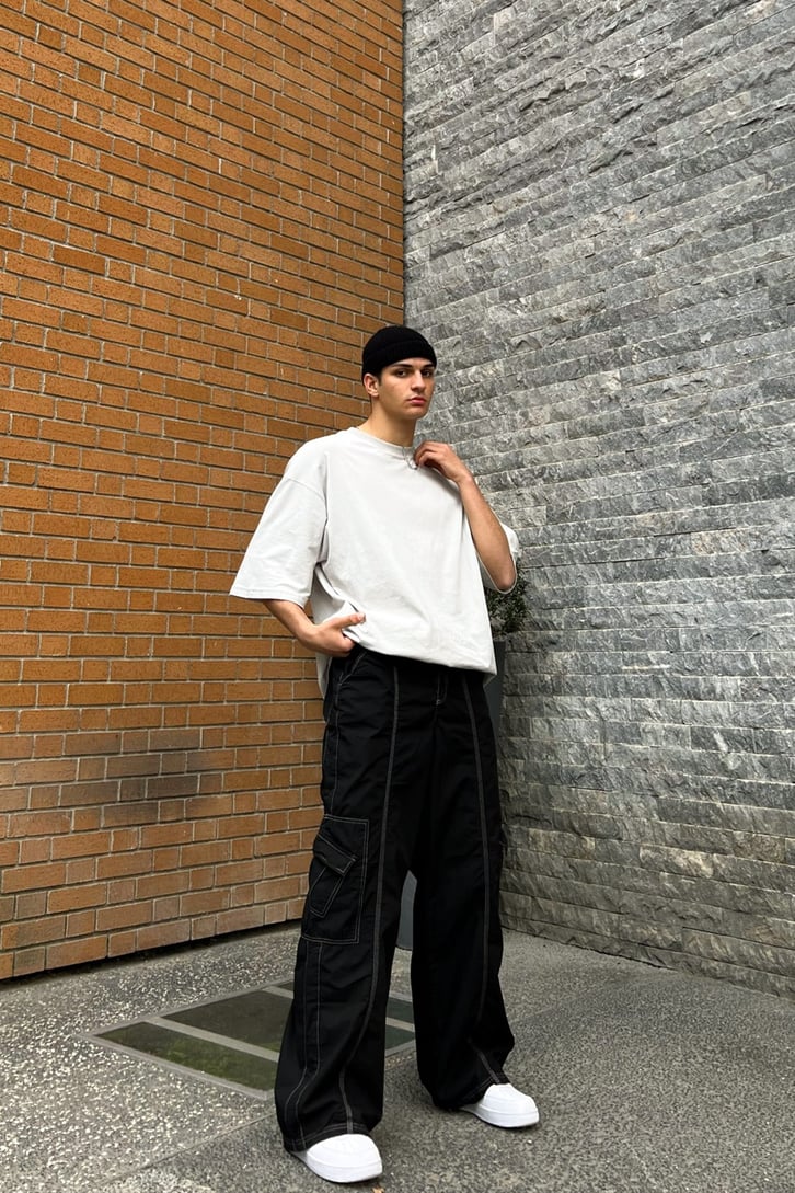 Dikiş Detay Cepli Siyah Baggy Jean
