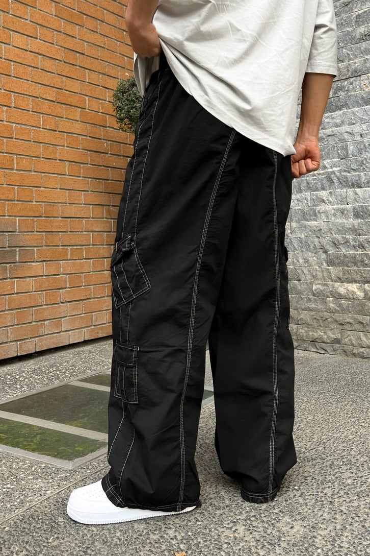 Dikiş Detay Cepli Siyah Baggy Jean