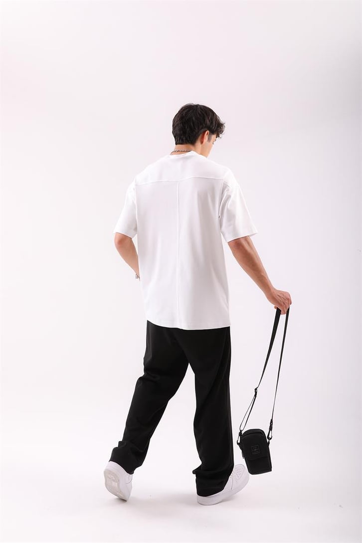 Dikiş Detaylı Beyaz Oversize Tişört