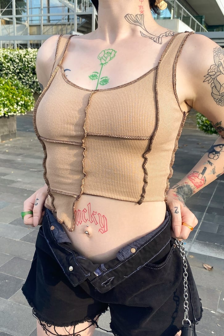 Dikiş Detaylı Crop