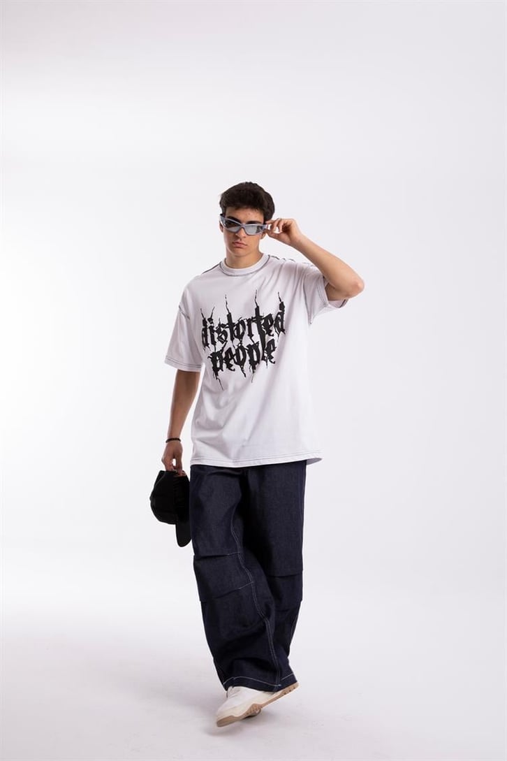 Distorted People Baskılı Beyaz Oversize Tişört