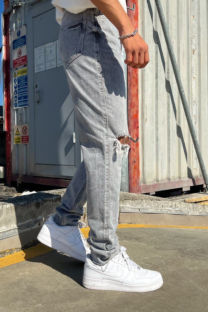 Distressed Acid Wash Regular Fit Jean