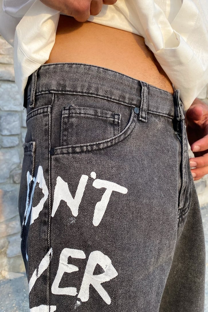 Distressed Baskılı Antrasit Kot Şort