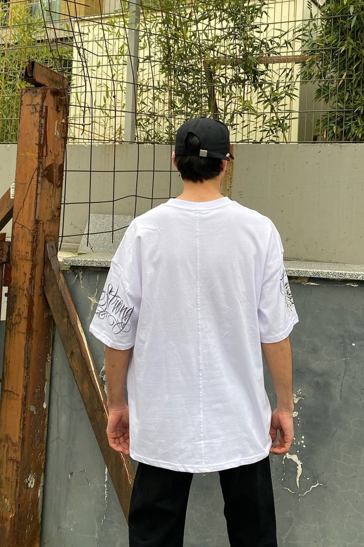 Don't Judge Oversize Beyaz Tshirt
