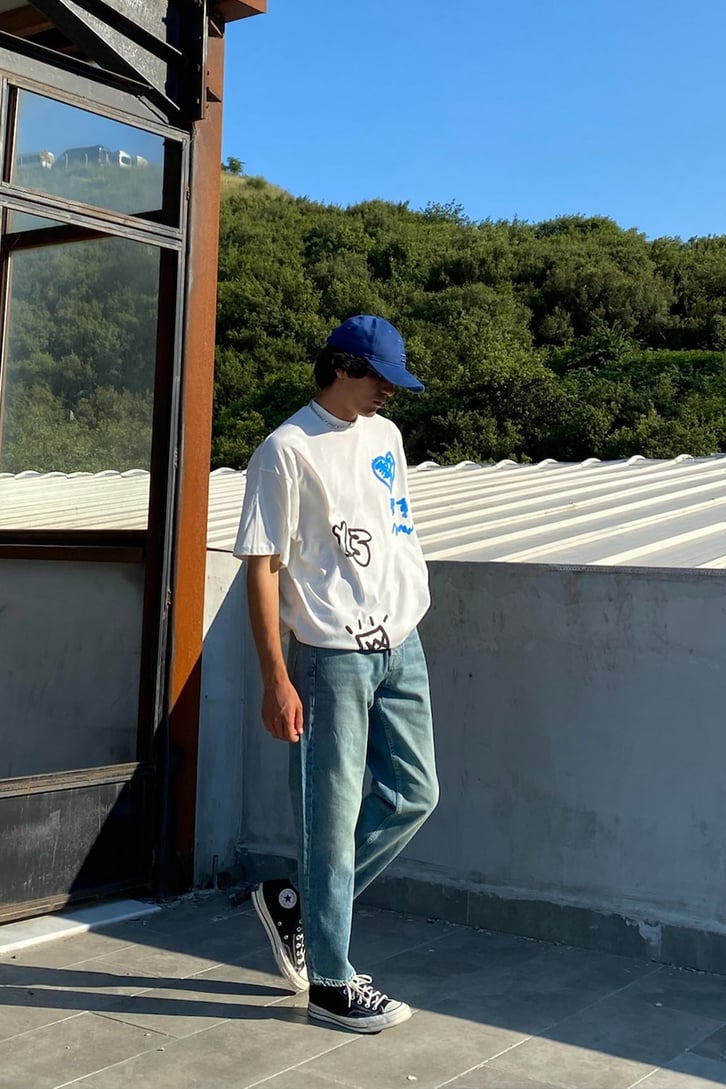 Doodle Baskılı Beyaz Oversize Tshirt