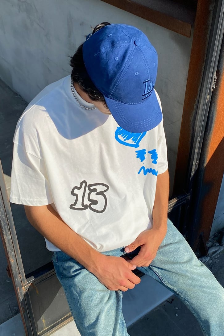 Doodle Baskılı Beyaz Oversize Tshirt