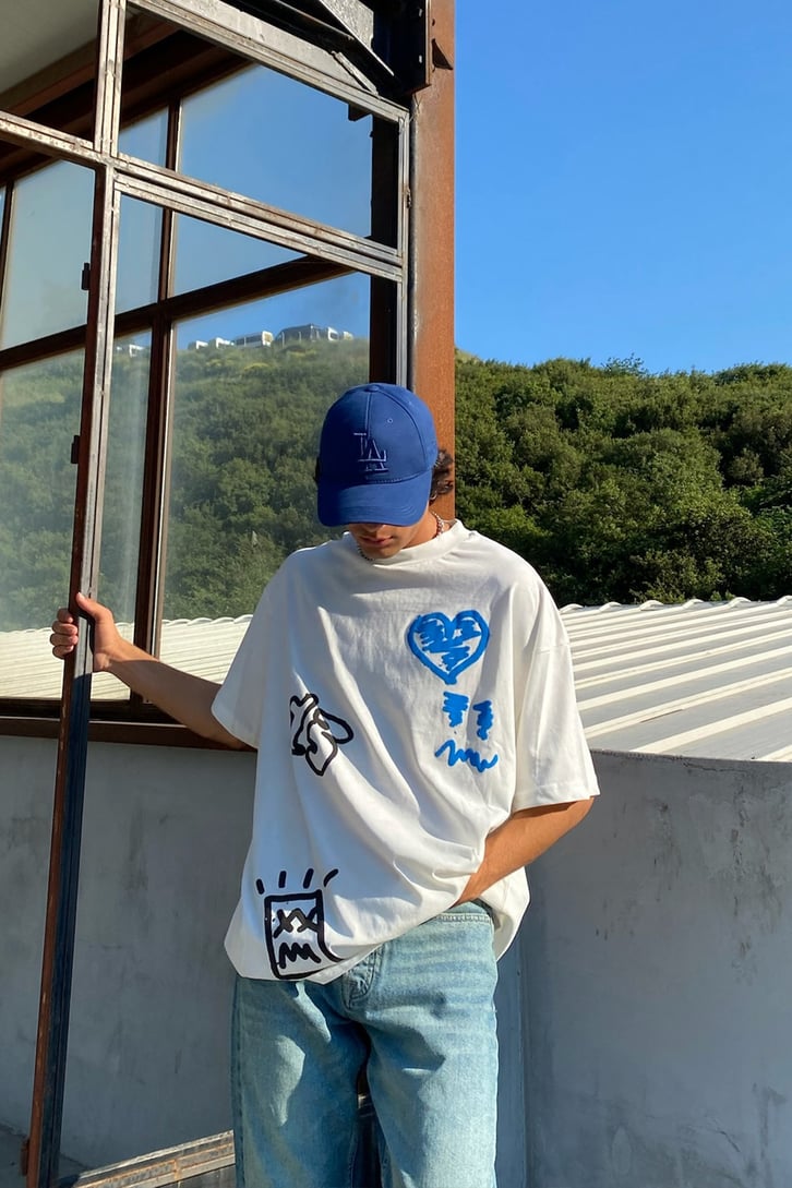 Doodle Baskılı Beyaz Oversize Tshirt