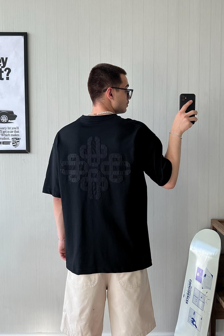 Double Texture Nakışlı Oversize Tişört