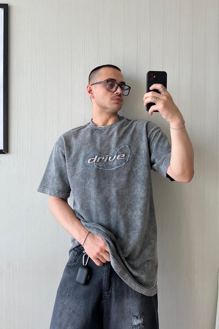 Drive Nakışlı Siyah Acid Wash Oversize Tişört