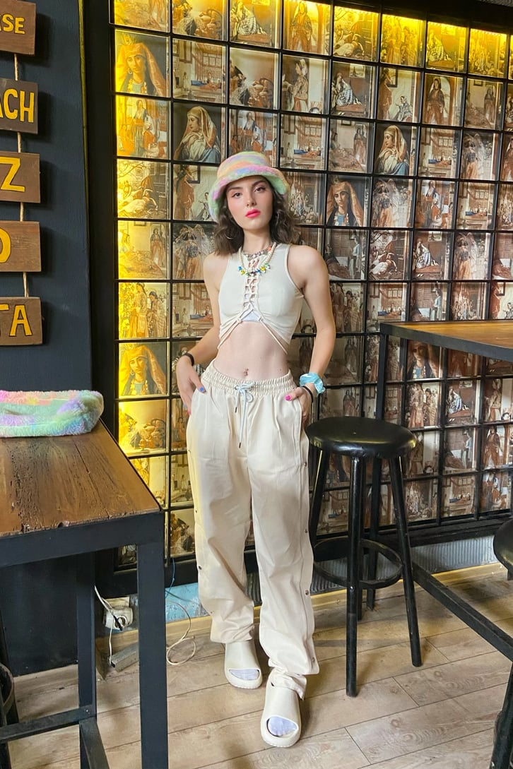 Düğme Detaylı Krem Baggy Pantolon