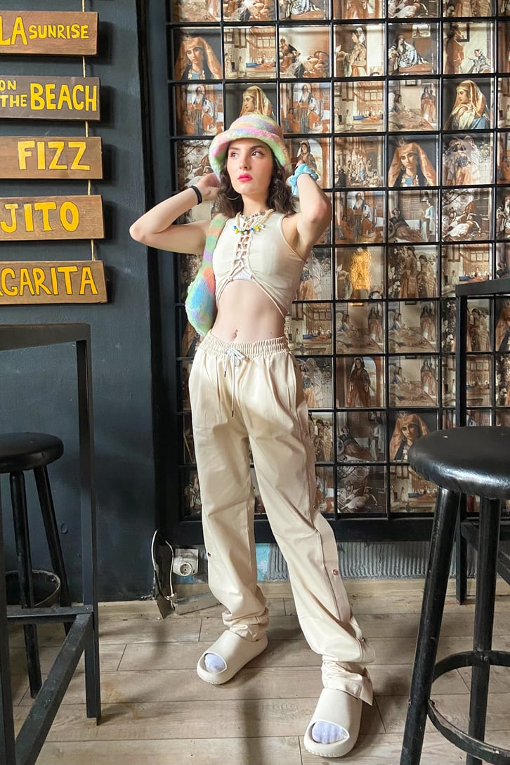Düğme Detaylı Krem Baggy Pantolon