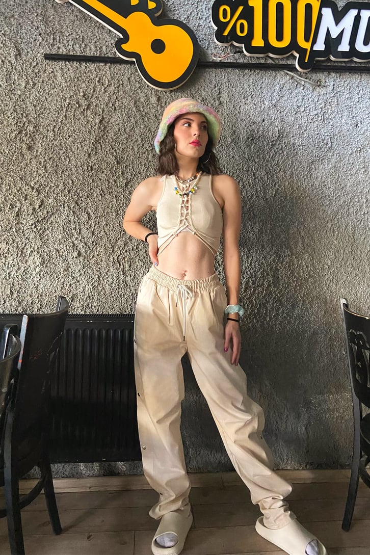 Düğme Detaylı Krem Baggy Pantolon