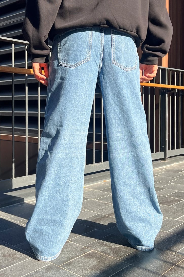 Düğme Detaylı Mavi Baggy Jean