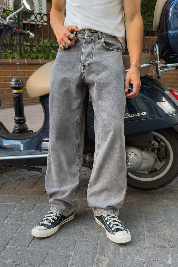 Düz Yıkamalı Baggy Fit Jean