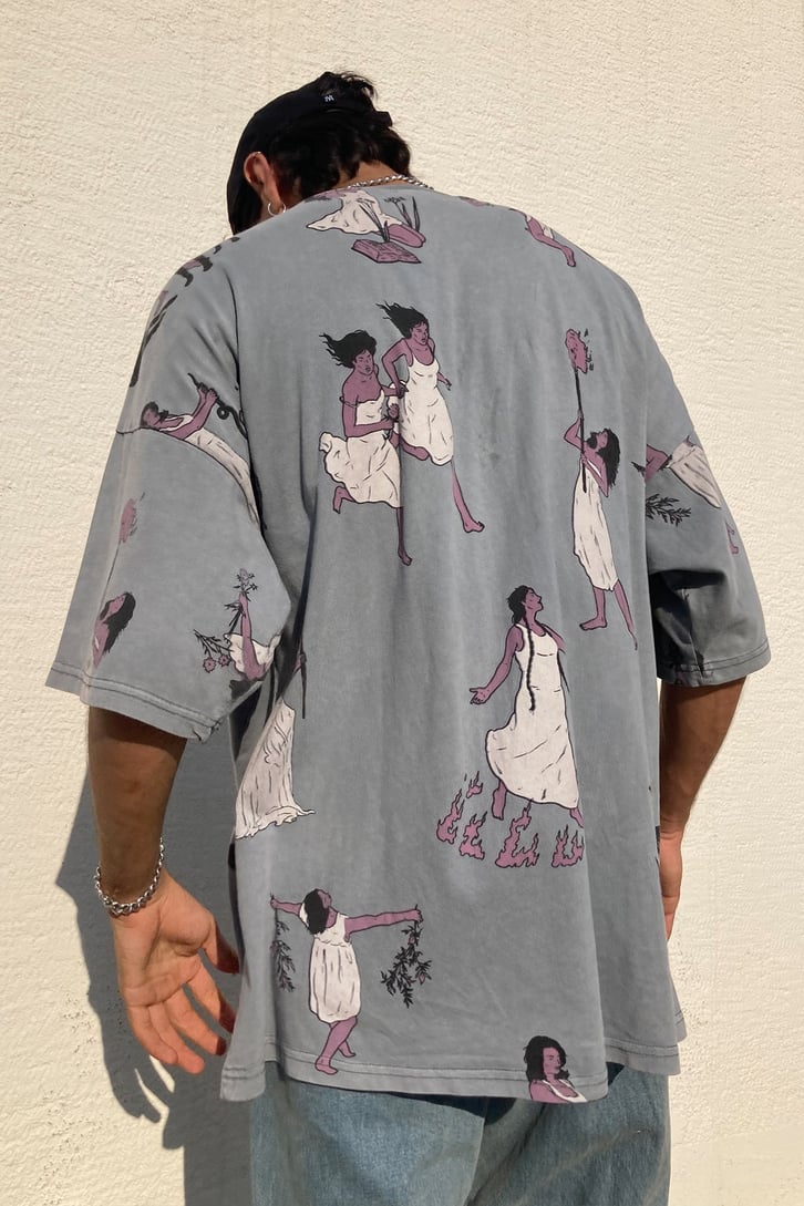 ELBİSELİ KADIN BASKILI TSHIRT