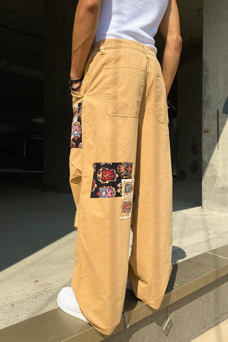 Emblem Patch Detay Hardal Baggy Jean
