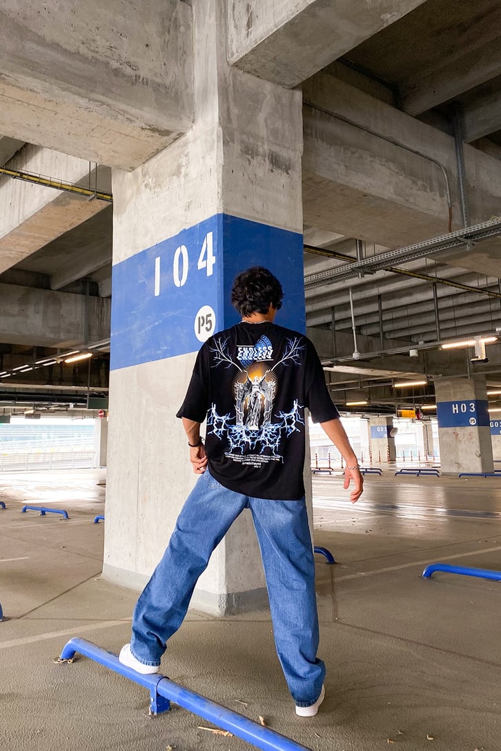 Endless Statue Baskılı Siyah Super Oversize Tshirt