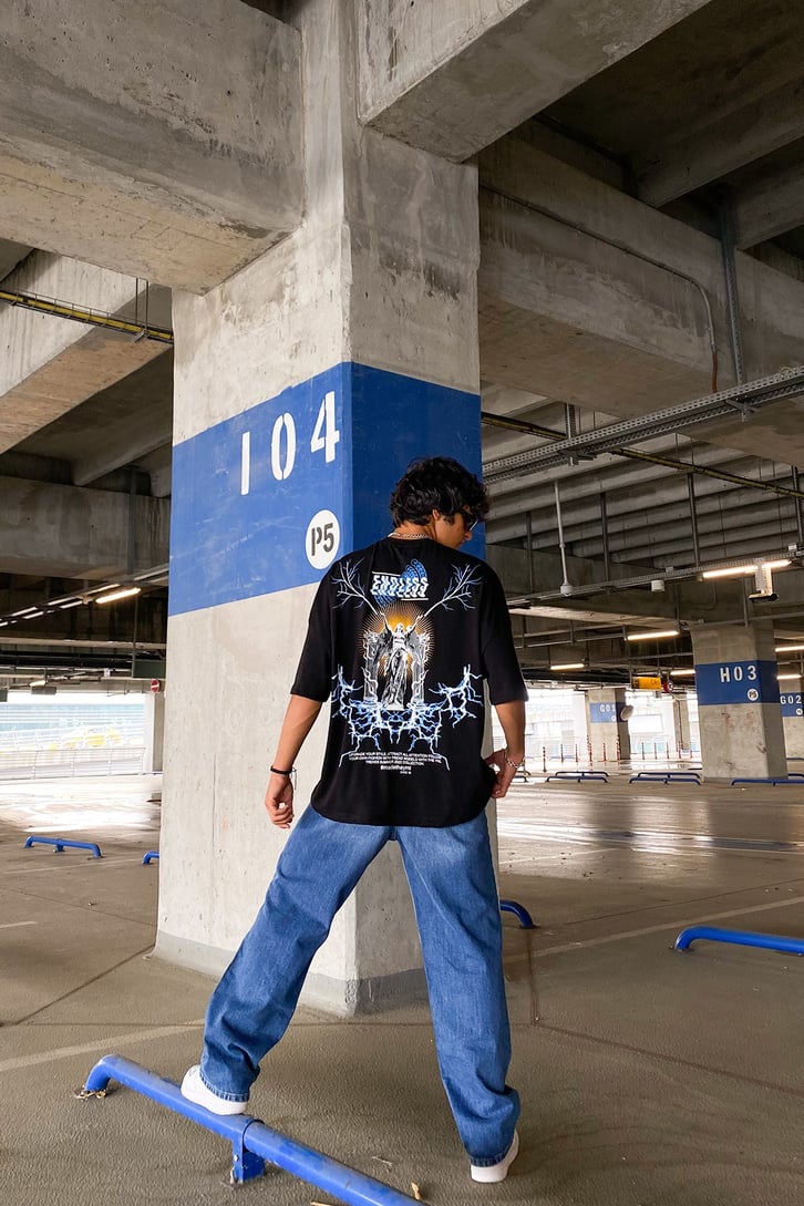 Endless Statue Baskılı Siyah Super Oversize Tshirt