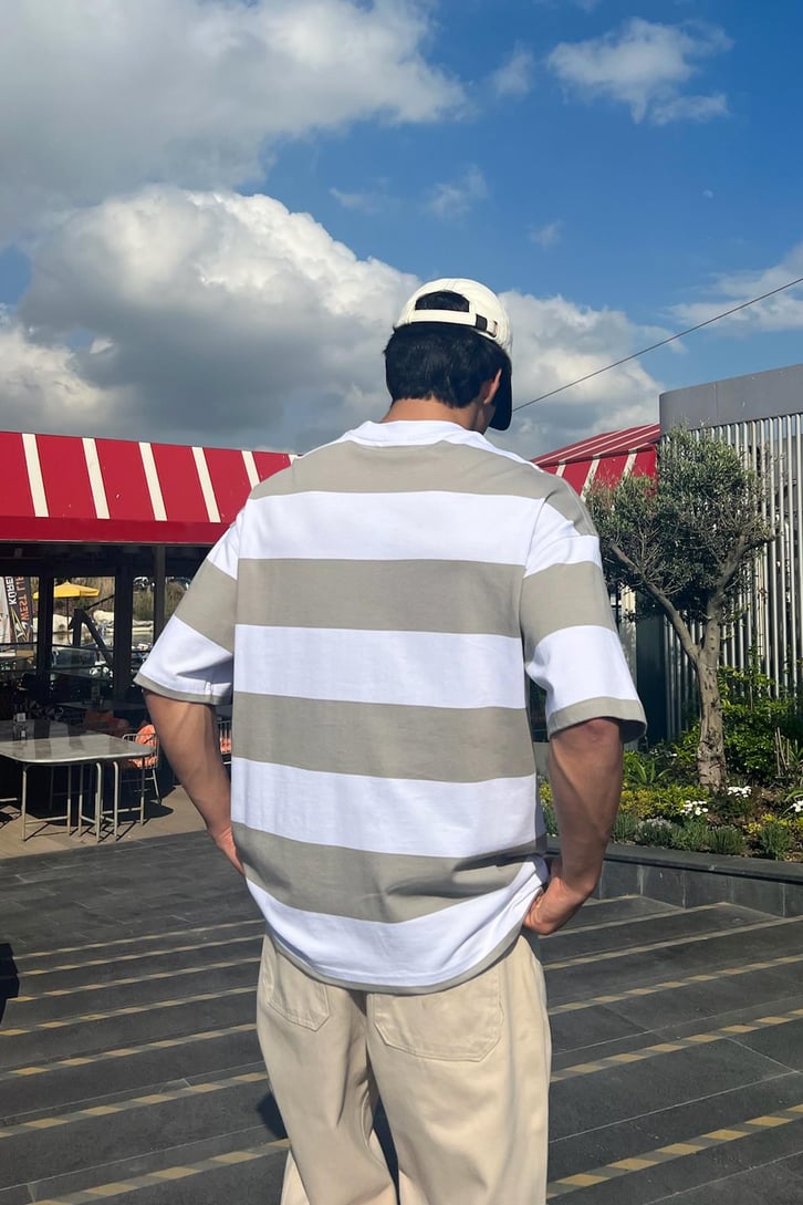 Essence Baskılı Çizgili Haki Oversize Tişört