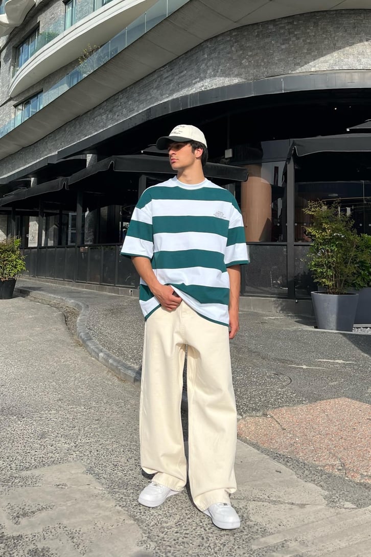 Essence Baskılı Çizgili Siyah Oversize Tişört