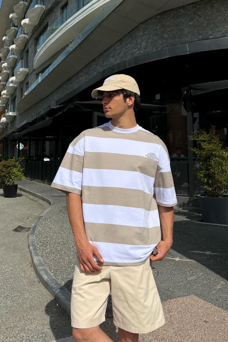 Essence Baskılı Çizgili Siyah Oversize Tişört