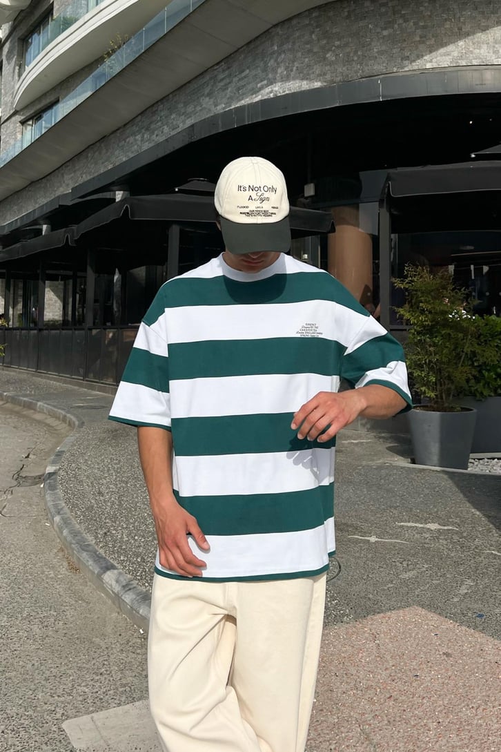 Essence Baskılı Çizgili Siyah Oversize Tişört