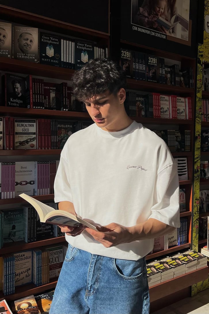 Essence Project Beyaz Oversize Tişört