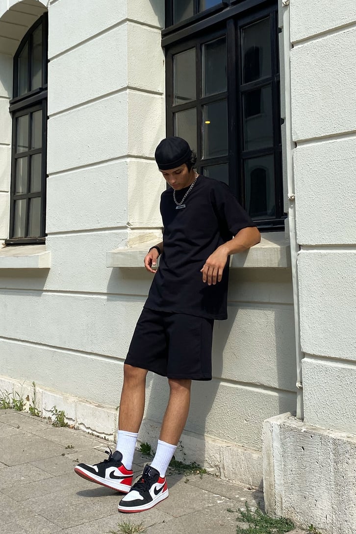 Essentials Siyah Tshirt-Şort Takım