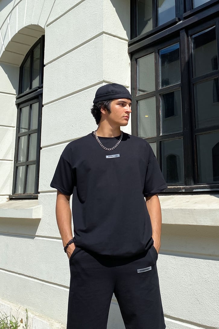 Essentials Siyah Tshirt-Şort Takım