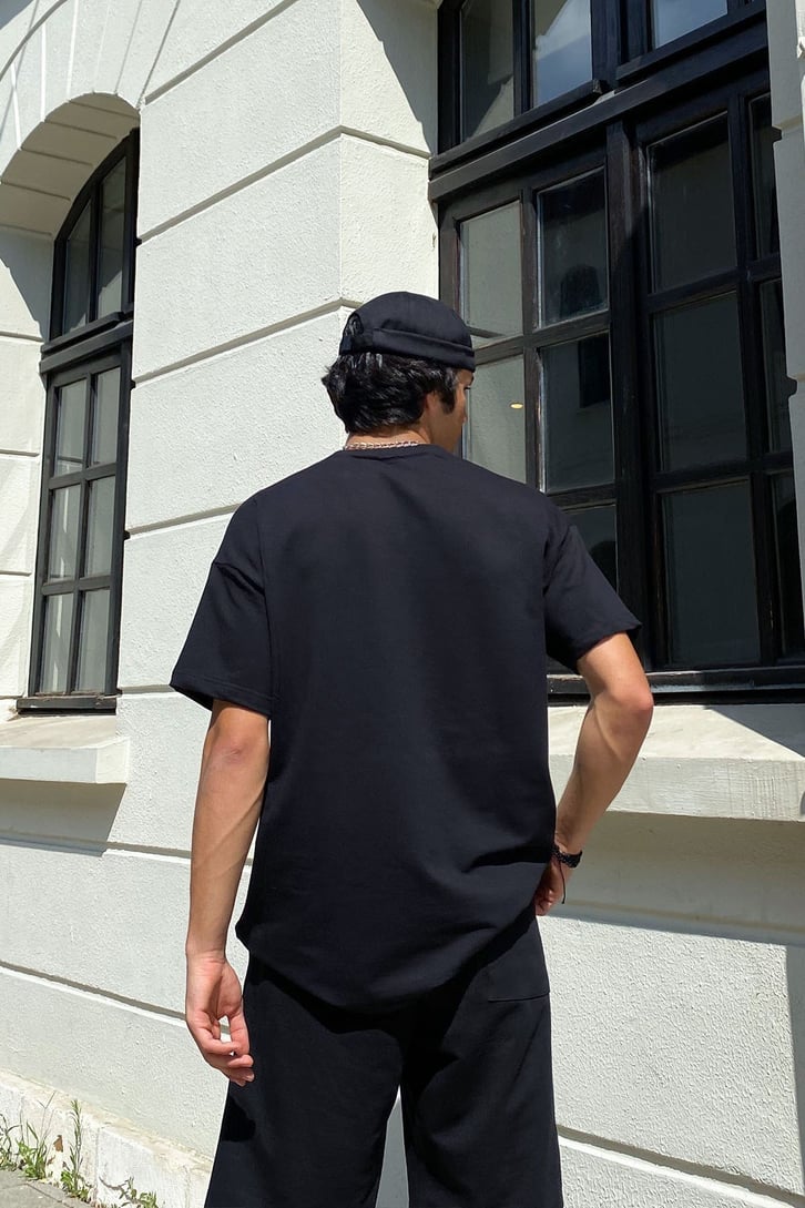 Essentials Siyah Tshirt-Şort Takım