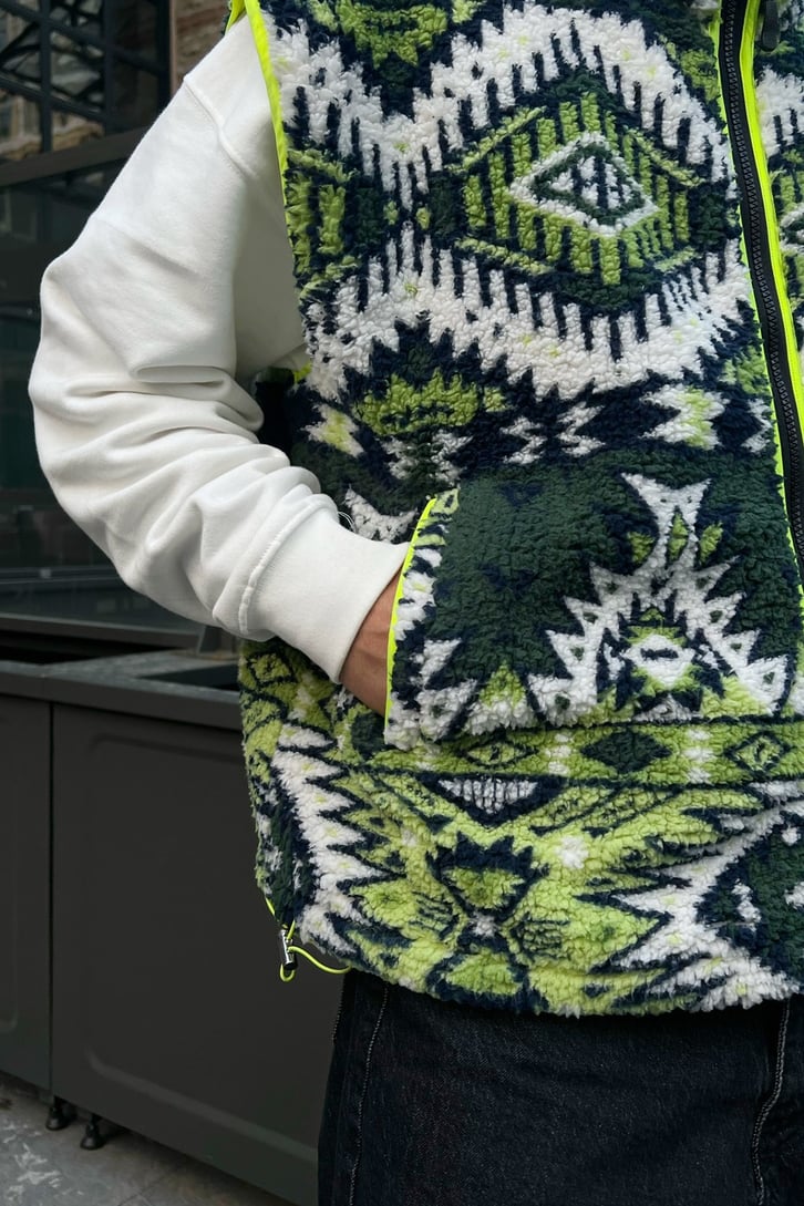 Ethnic Desen Yeşil Peluş Yelek
