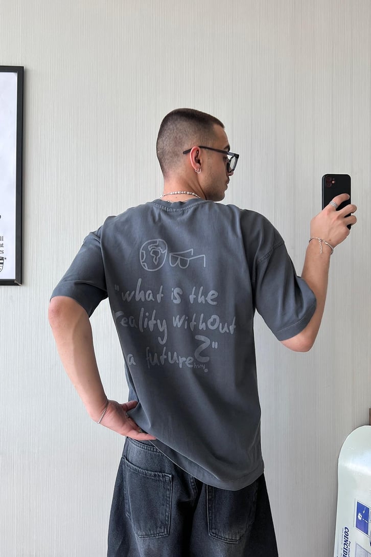 Etiket Nakışlı Oversize Tişört
