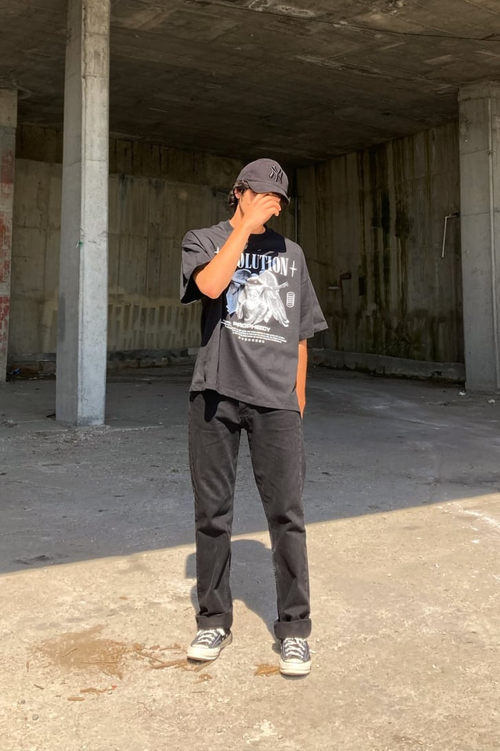 Evolution Statue Baskılı Siyah Oversize Tshirt