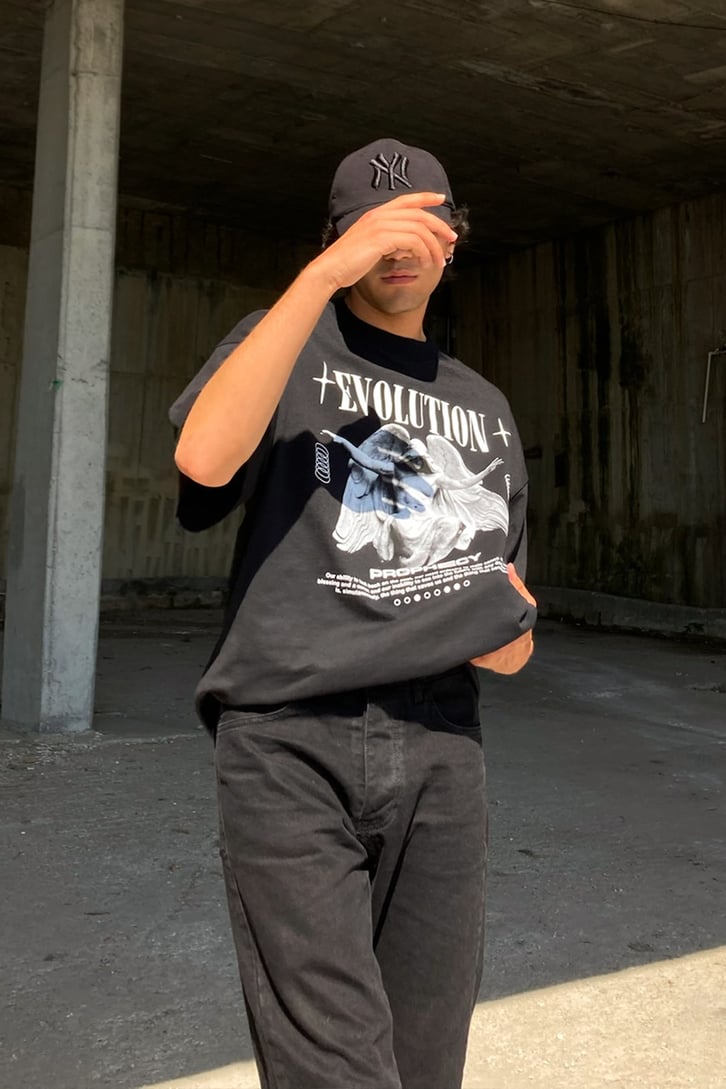 Evolution Statue Baskılı Siyah Oversize Tshirt